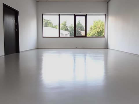 水泥基自流平地坪的注意事項(xiàng)和問題解決